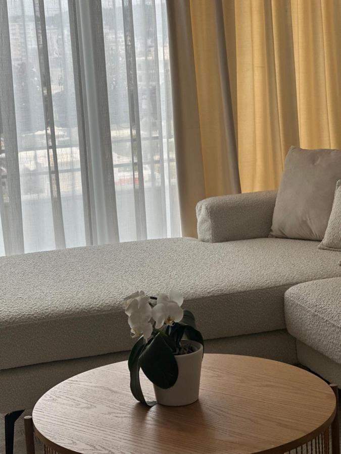 Madalin Seaside Apartment Vlorë Esterno foto