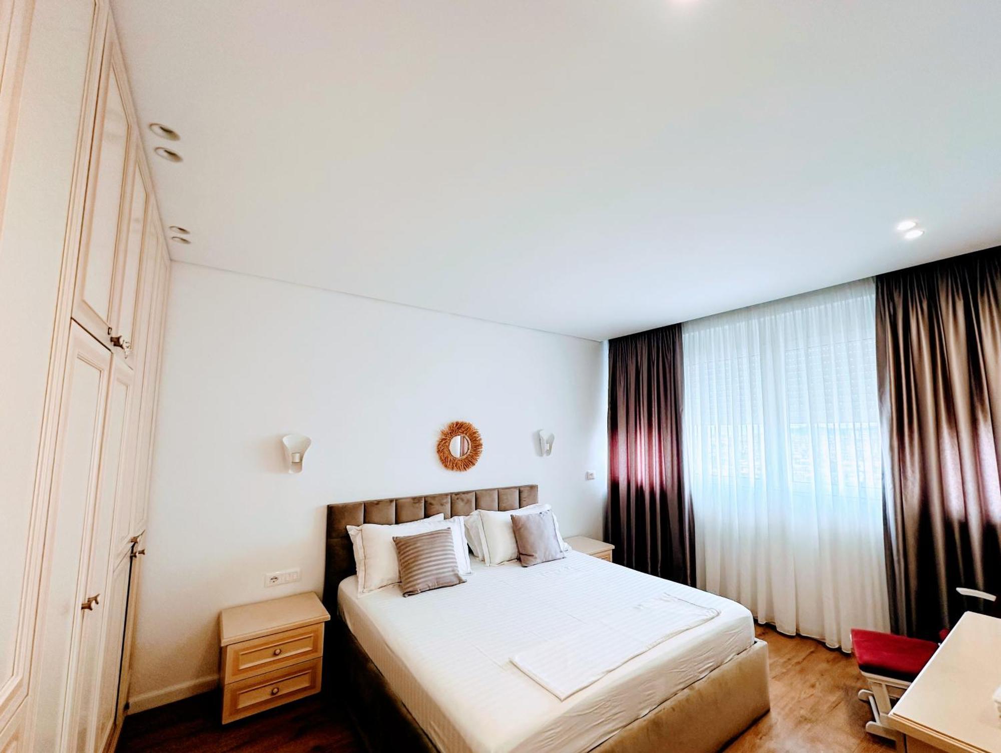 Madalin Seaside Apartment Vlorë Esterno foto